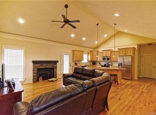 1921 Old Farm Rd, Lincolnton, NC 28092