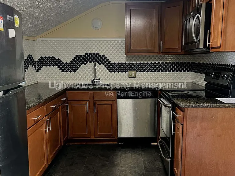 219 E North St #2 — Photo 6