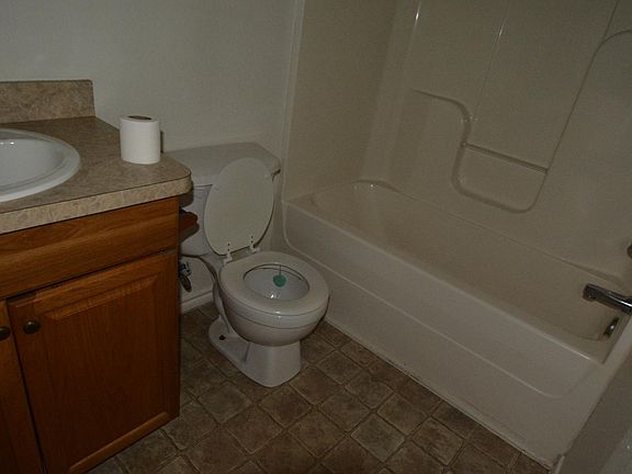3rd image of 432 W Hidden Creek Pkwy