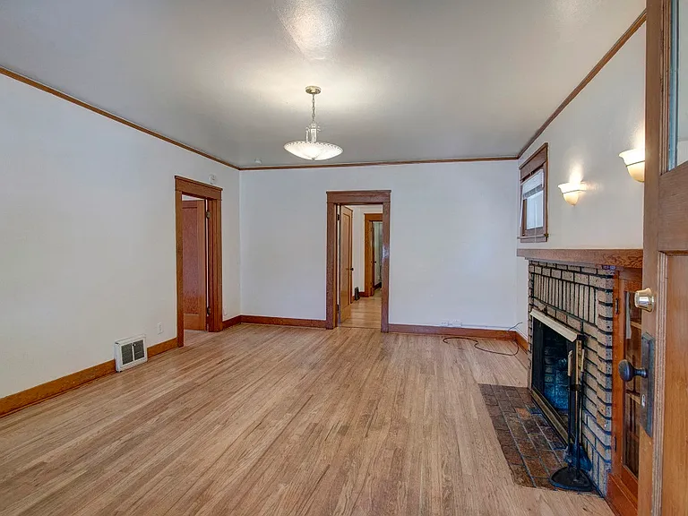 1810 Walnut St — Photo 10