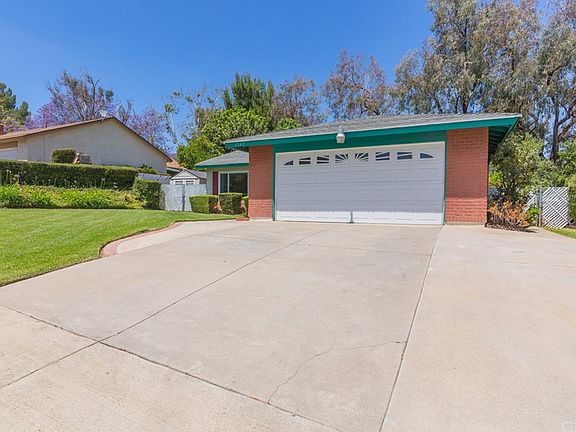 3rd image of 2342 Mesquite Ln