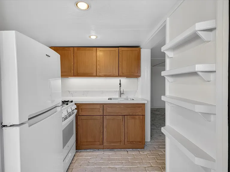 1252 Glenneyre St — Photo 9
