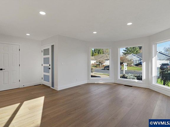 5th image of 6095 Kite Ct N