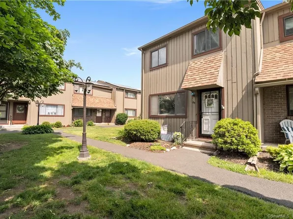 85 Orangewood West #85, Derby, CT 06418