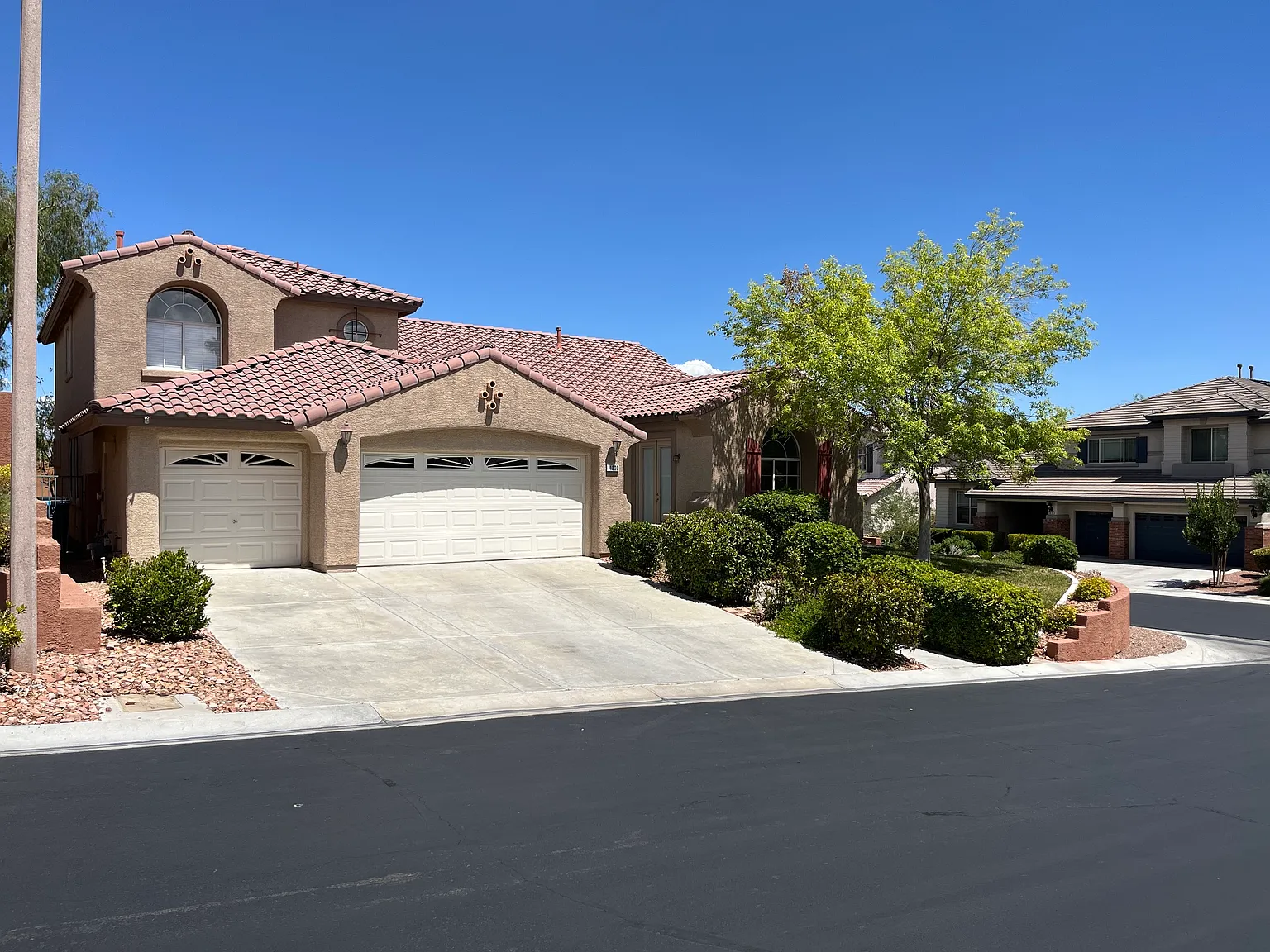 4 bed, 3188 sqft, $3,950 — Photo 2