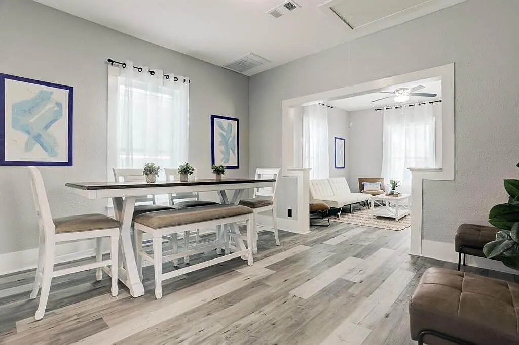 2 bed, 2.0 bath, 1976 sqft, $1,900 — Photo 4