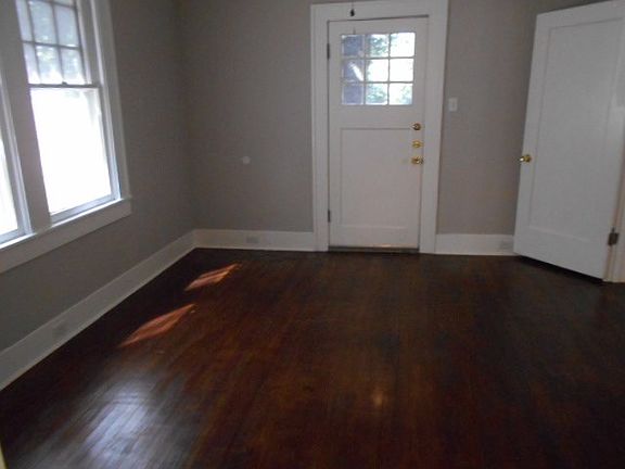 4th image of 803 West Ave
