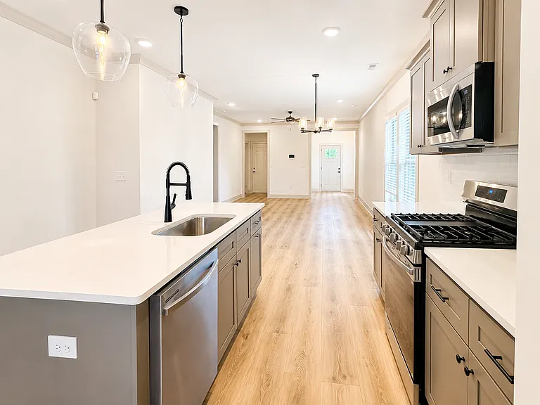 600 Freret Ct — Photo 4