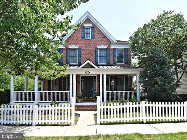 142 Cambridge Pl, Chalfont, PA 18914