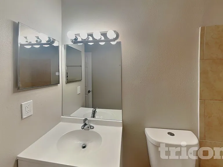 682 Channing Dr — Photo 13