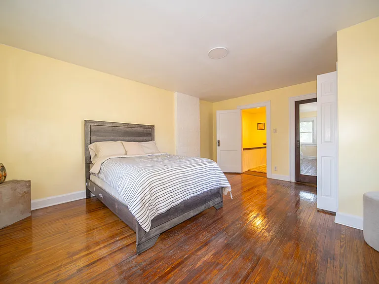 5446 N College Ave — Photo 18