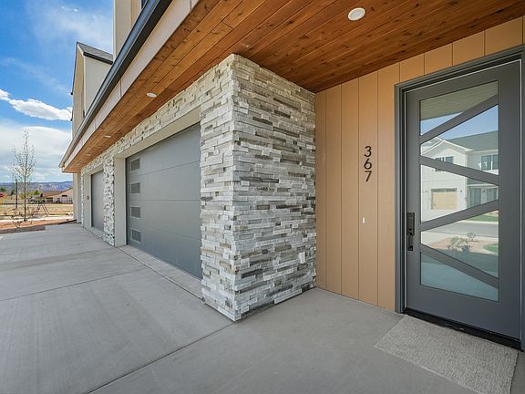 2nd image of 367 Toms Canyon Dr