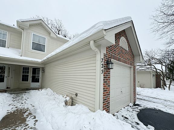 3rd image of 725 Shady Oaks Ct #725