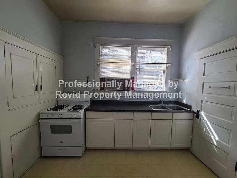 2164 Harbert Ave W — Photo 11