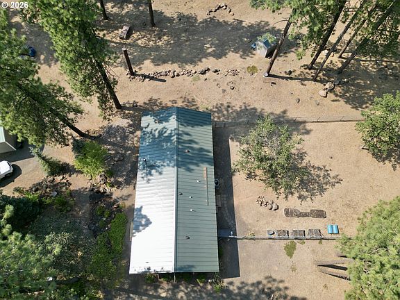 3rd image of 215 E Ponderosa Dr