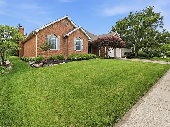 2nd image of 511 Palm Dr