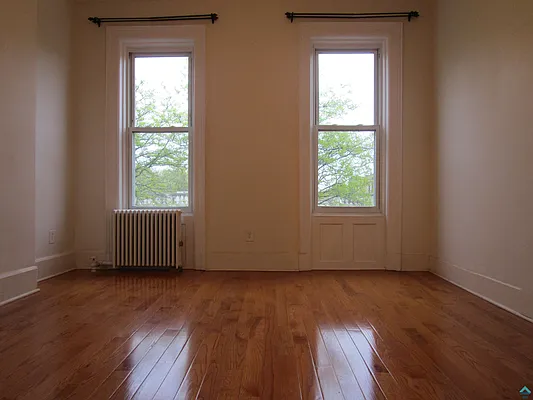 Rented by EXR | media 12