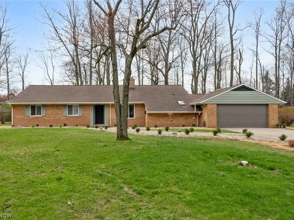 24270 Hermitage Rd, Shaker Heights, OH 44122