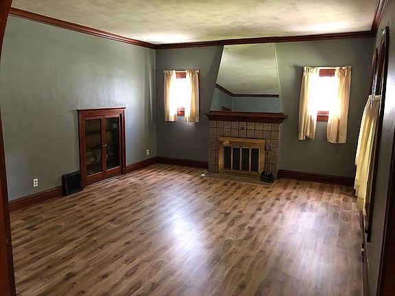 4th image of 4127 Euclid Blvd