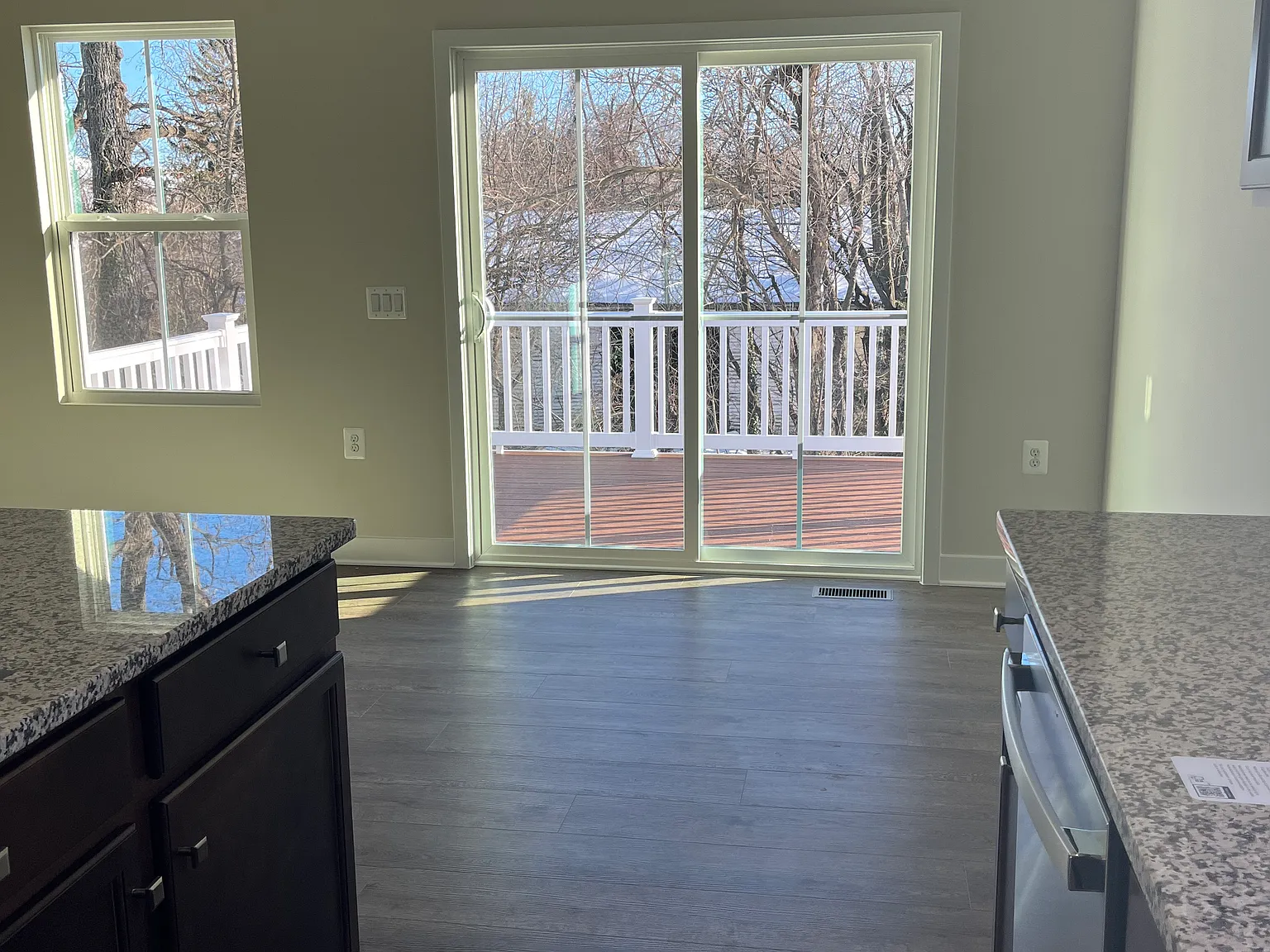 3 bed, 1350 sqft, $2,200 — Photo 4
