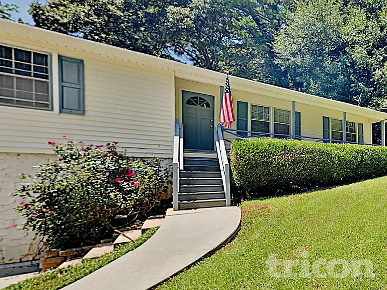 507 Neil Ct — Photo 15