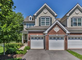 1203 Falcon Ridge Dr, Elgin, IL 60124