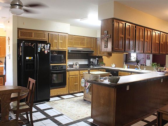 2nd image of 2410 Loma Dr