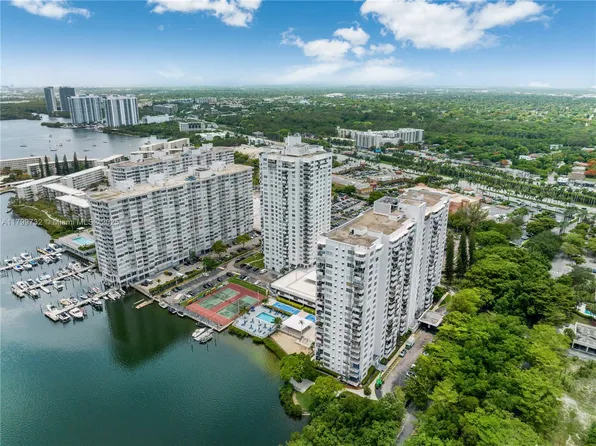 2750 NE 183rd St APT 504, Aventura, FL 33160