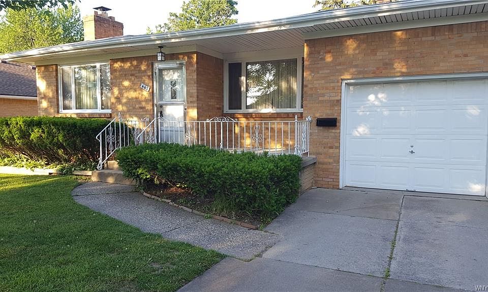 1st image of 447 Walton Dr