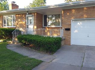447 Walton Dr, Cheektowaga, NY 14225