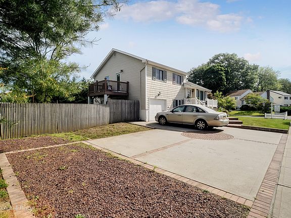 4th image of 35 Briarwood Ln