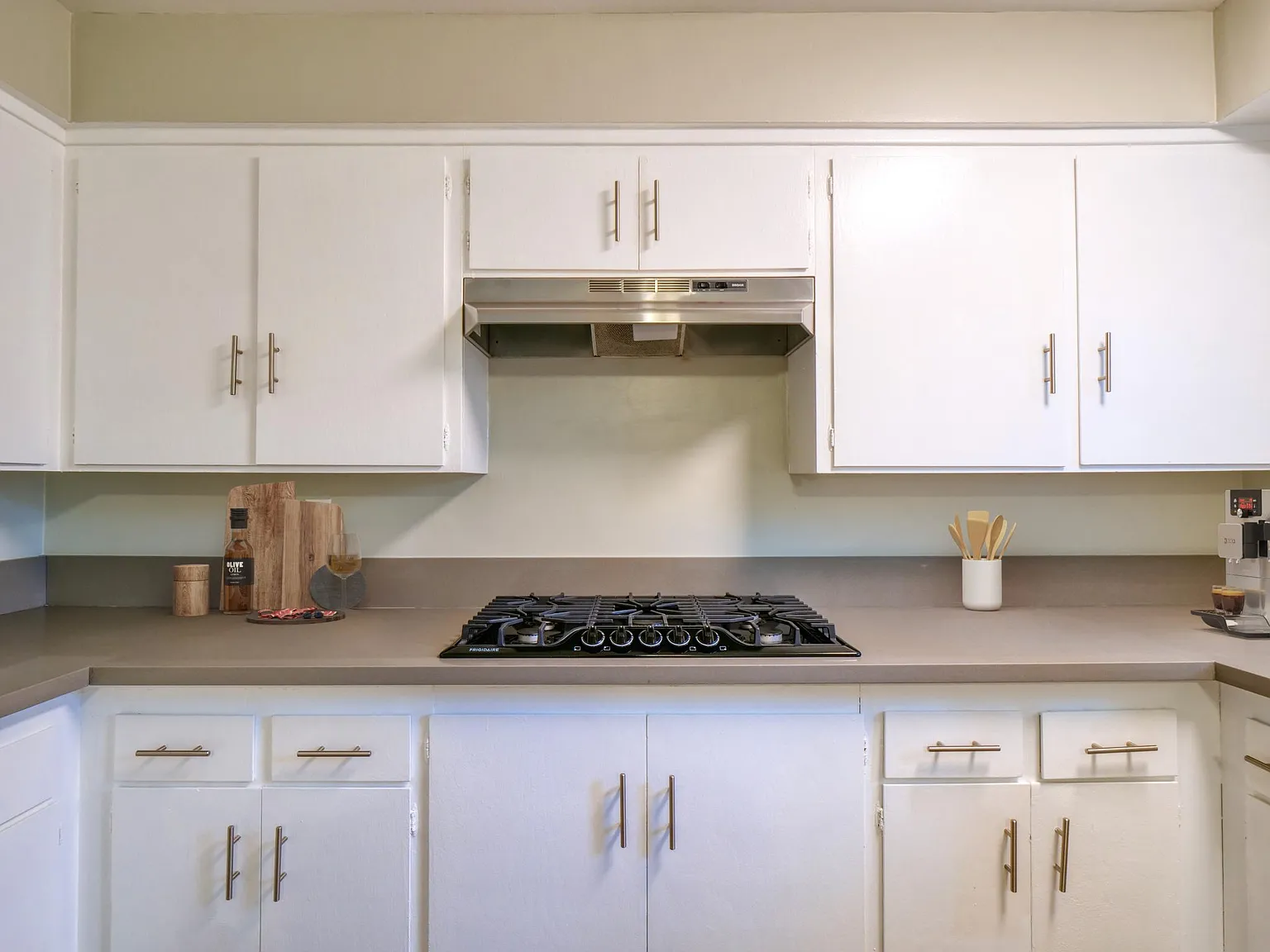 611 Myrtle Avenue Apartments — Photo 4