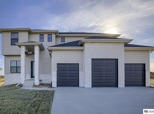 17156 Sophia St, Bennington, NE 68007