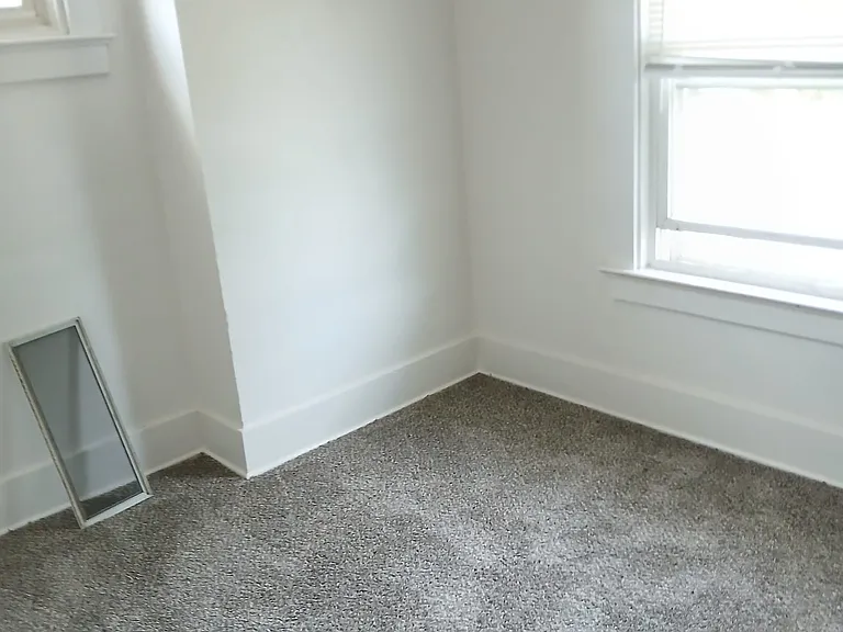 553 Brighton Ave — Photo 8