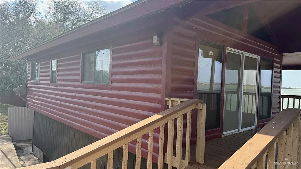 1 bed, 1.0 bath, 1152 sqft, $1,300 — Photo 1