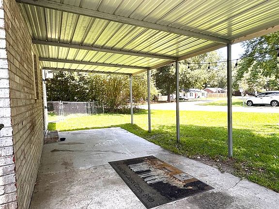 2nd image of 401 Bluebell Ave