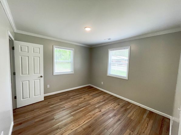 1104 12th St, Siler City, NC 27344