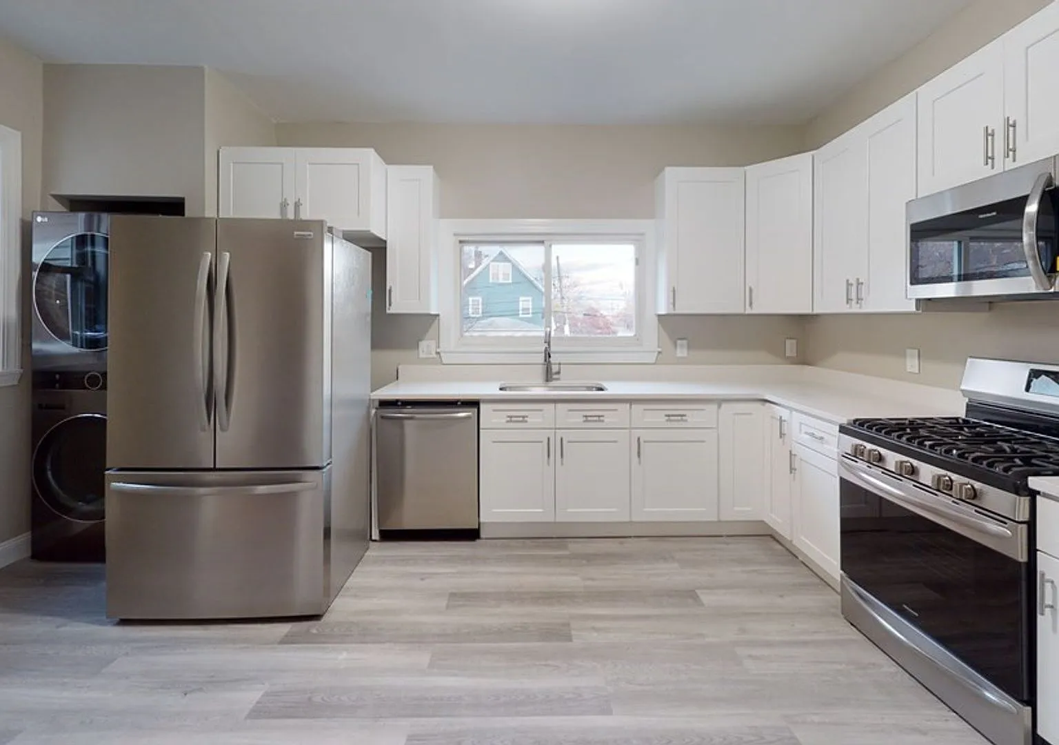 5 Bed 2 Bath in Newton - 2 Floors — Photo 1