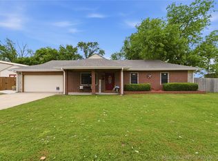 16630 E Newton Pl, Tulsa, OK 74116