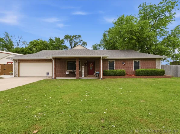 16630 E Newton Pl, Tulsa, OK 74116