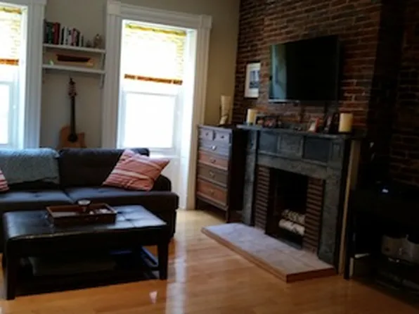 8 Moon St #2, Boston, MA 02113