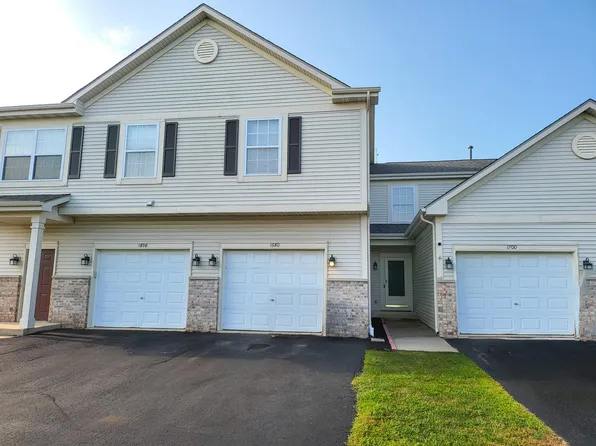 1680 W Chrysler Dr, Belvidere, IL 61008