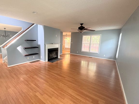 living room (fresh paint)