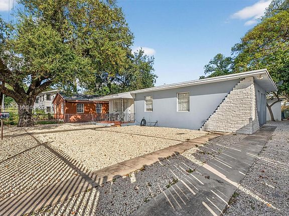 3rd image of 2741 NW 43rd Ter