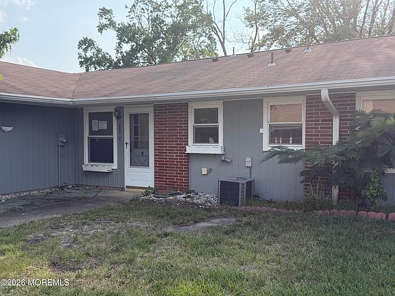 4th image of 296C Dorchester Drive