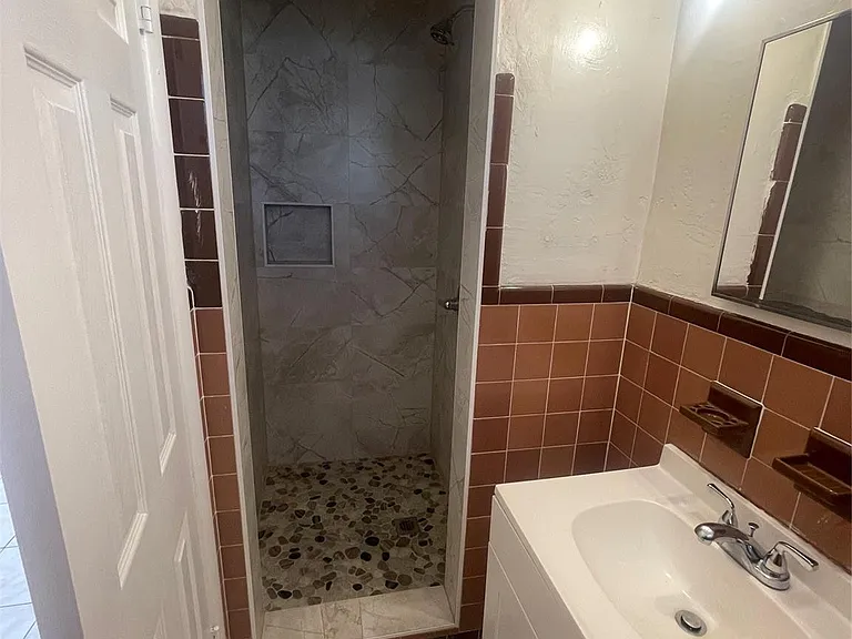 1727 Dewey St #3 — Photo 15
