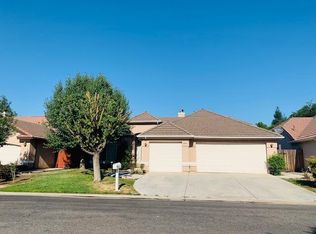 6117 N Alexis Dr, Fresno, CA 93722