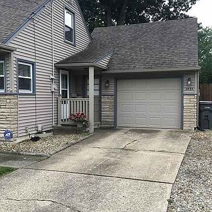 2nd image of 2834 S Schenley Ave