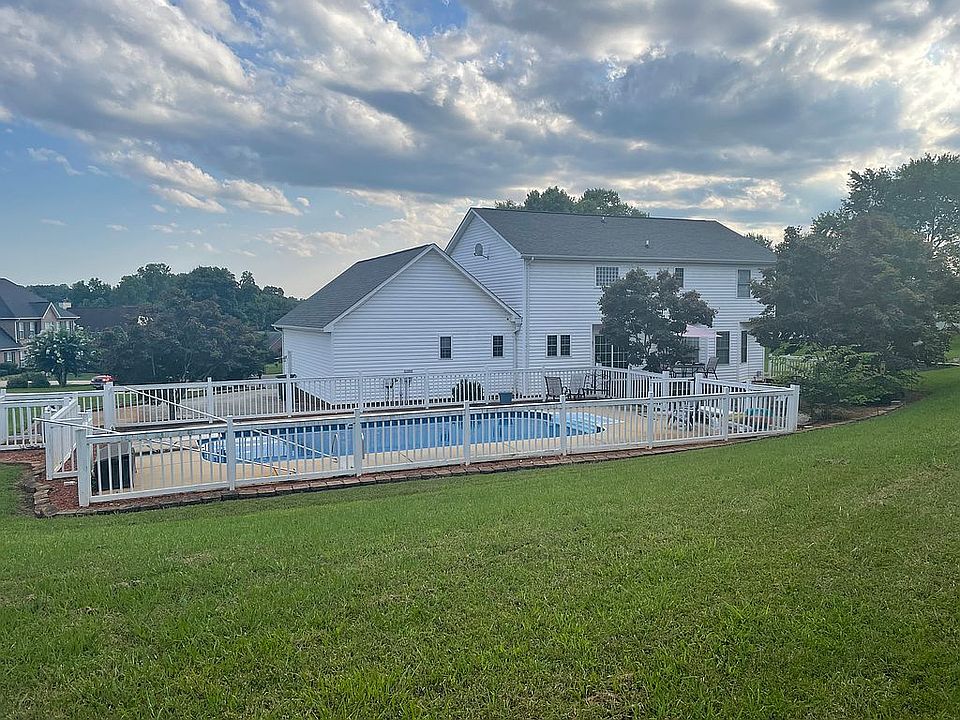 1st image of 1019 Thistle Ct