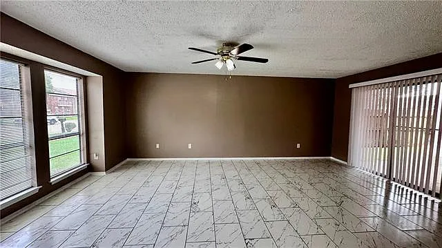 2424 Park Place Dr — Photo 19